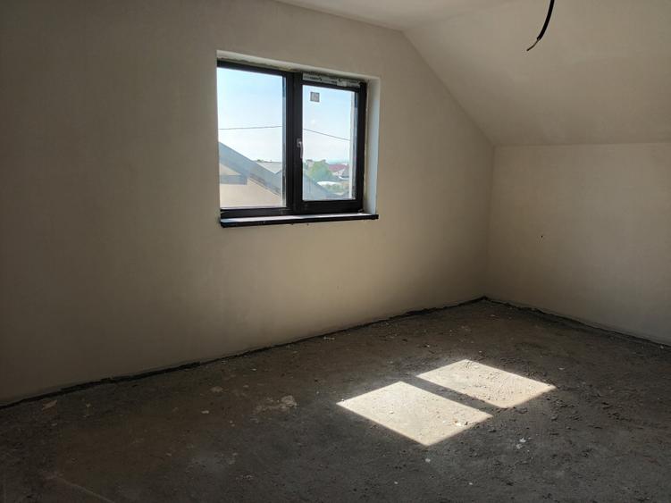 Casa noua, P+E, 5 camere, 2 bai, terasa, teren 400mp, in Lilieci, strada Rozelor - 11