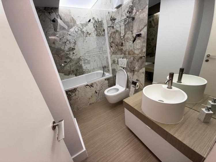 Cortina 126 Erou Iancu Nicolae Cambridge Jolie Ville - 8