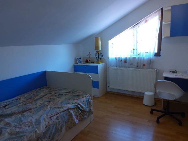 Apartament la mansarda cu 3 camere complet utilat si mobilat - 5