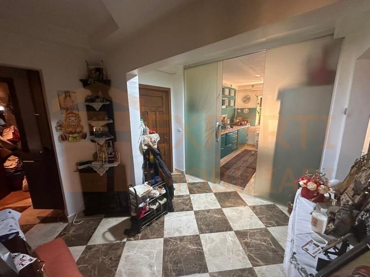 Apartament 4 camere, situat in Poarta 6 - 8