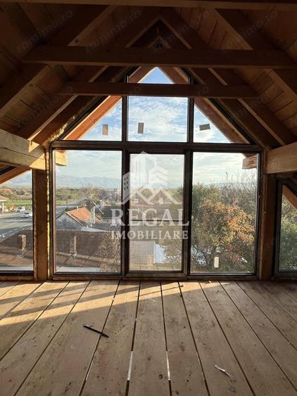 Casa spa?ioasa de vanzare in Ru?i pentru locuin?a sau investitie - 3