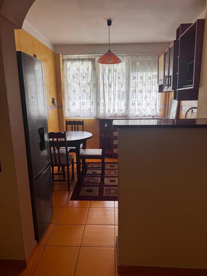 Apartament cu 3 camere semidecomandat în Vatra Luminoasă
