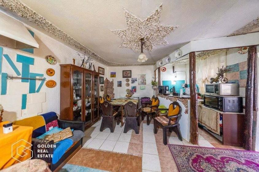 Casa in Curtici cu doua corpuri de cladire, teren de 1080mp, comision 0 % - 8