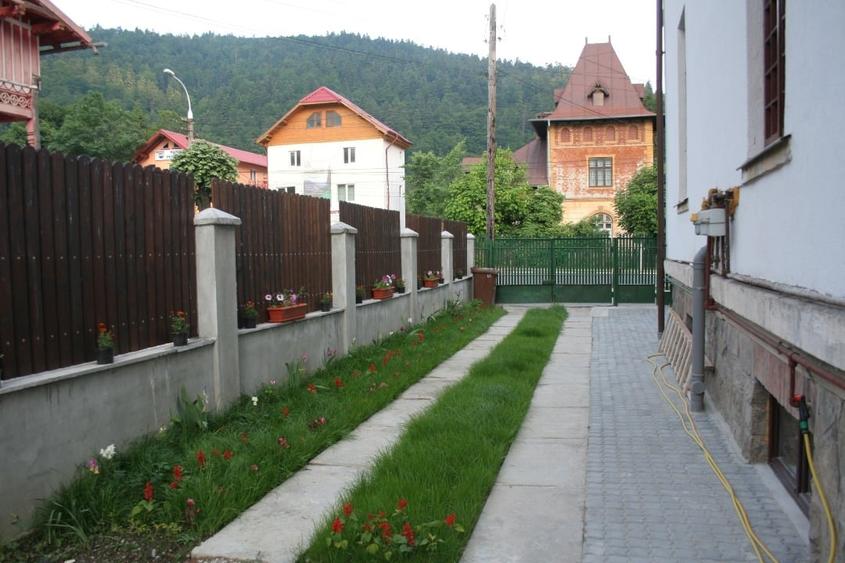 Oferta Etaj, Mansarda, Demisol -Vila deosebita pe Valea Prahovei -Busteni - 2