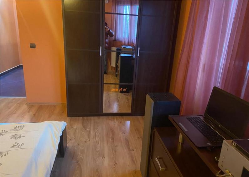 Apartament 4 camere , zona centrala - Inspectoratul Scolar , - 11