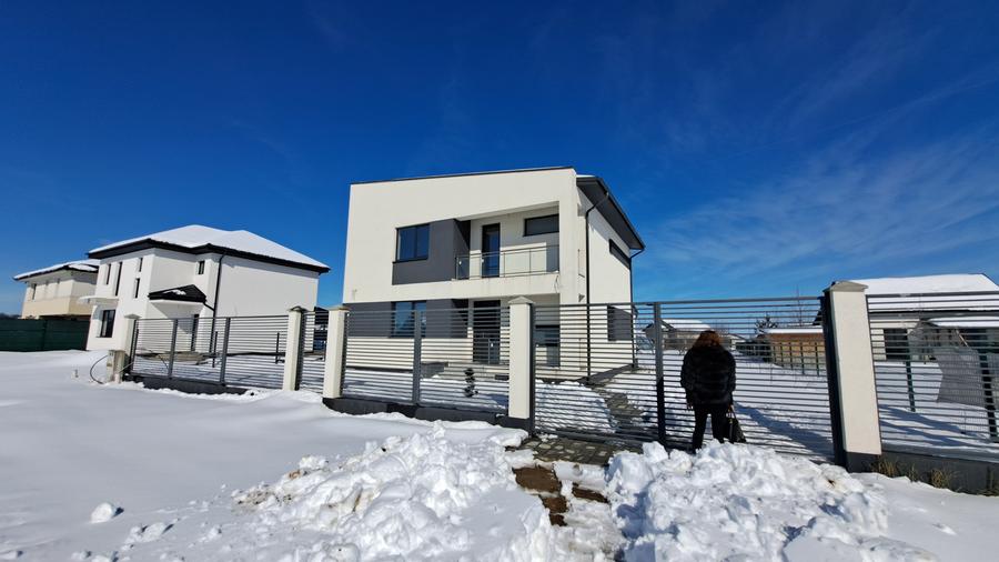 VILA SUPERBA CU 5 CAMERE  IN COMPLEX REZIDENTIAL CU CIRCUTI INCHIS - 3