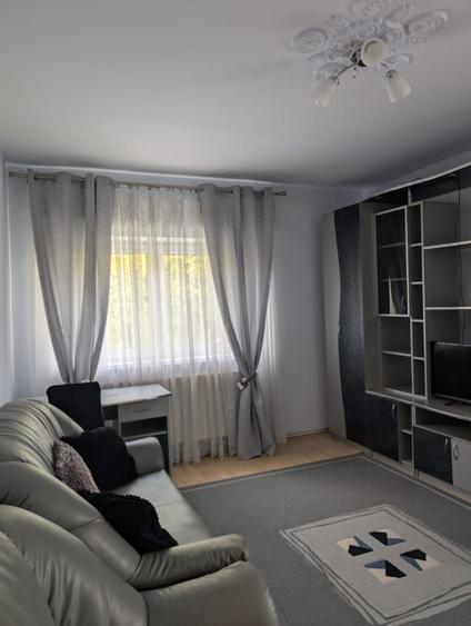 Inchiriez apartament 2 camere decomandat - Racadau, Brasov - 1