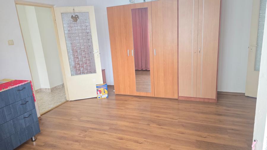 Vand apartament 3 camere în Deva, zona ultracentrală Lido-Casa de Pensii, etaj 2 - 1