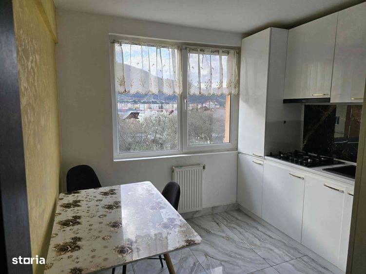 Apartament din 2 camere situat in cartierul Colorom et 2 din 4 - 8