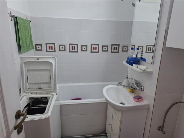 Apartament 2 camere decomandat zona Tractorul - 7