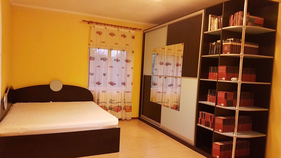 Casa de inchiriat: 5 dormitoare, 210 mp, teren de 900 mp - 5