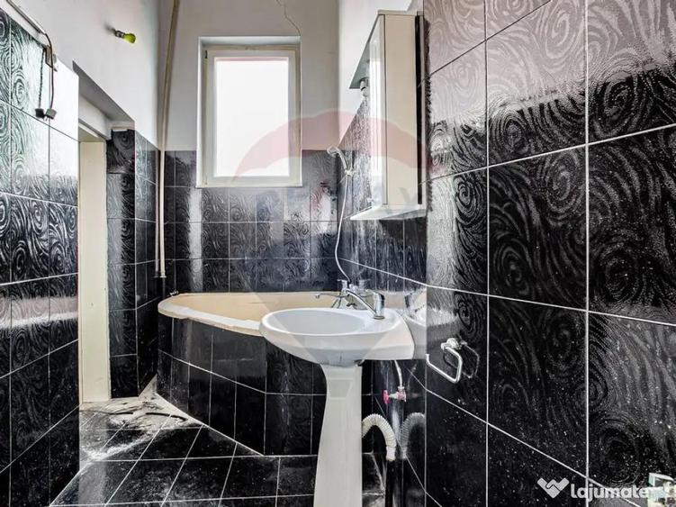 Apartament 4 camere spa?ioase, curte, zona Piata Catedralei - 4