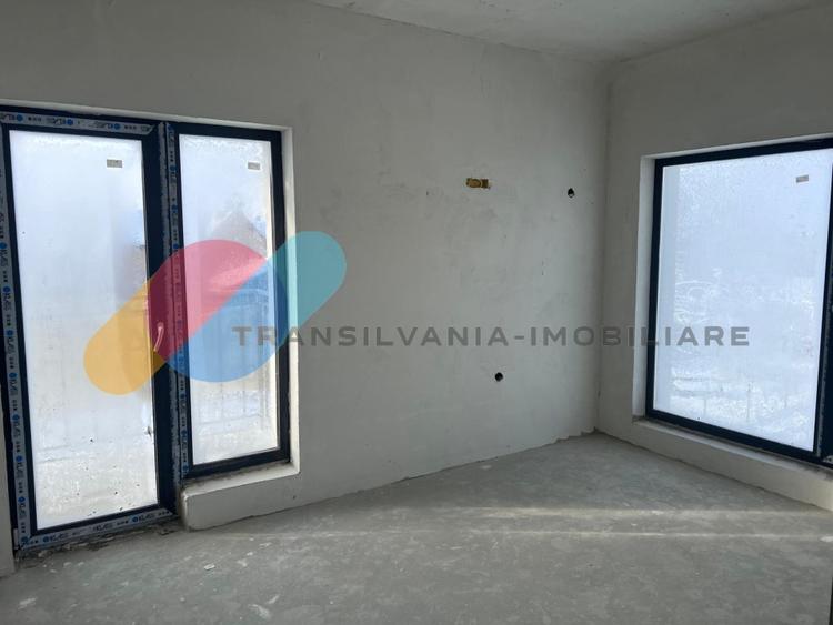 Casă individuală cu 4 camere cu Canalizare în Sânnicoară