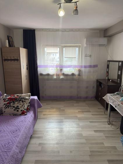 Inchiriez garsoniera - 2