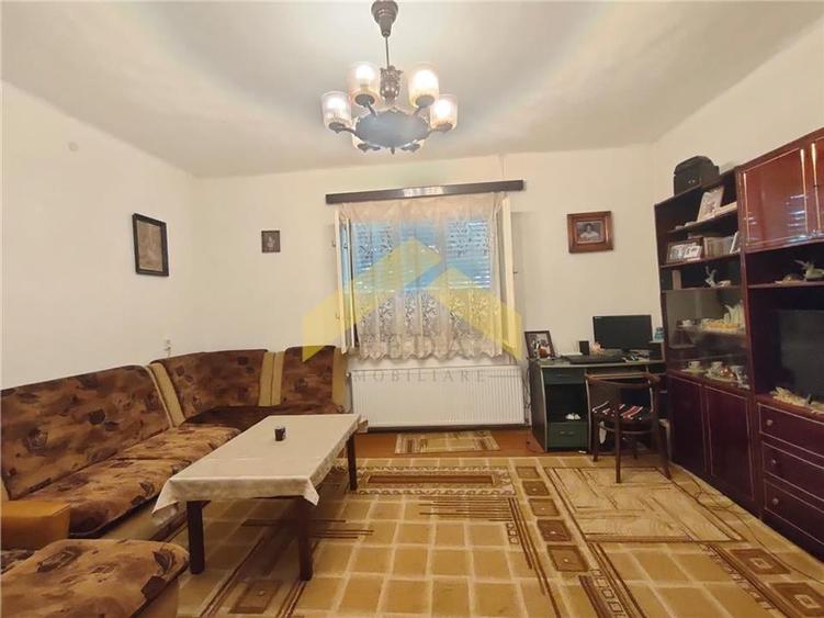 Casa de vanzare in zona Parneava - 1