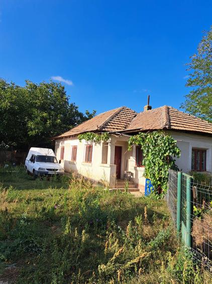 Vand doua case in aceeasi curte sat Cornu, jud. Dolj - 1