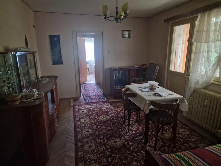 Se vinde in Nord apartament semidecomandat cu doua camere  pret 48000 euro neg - 7