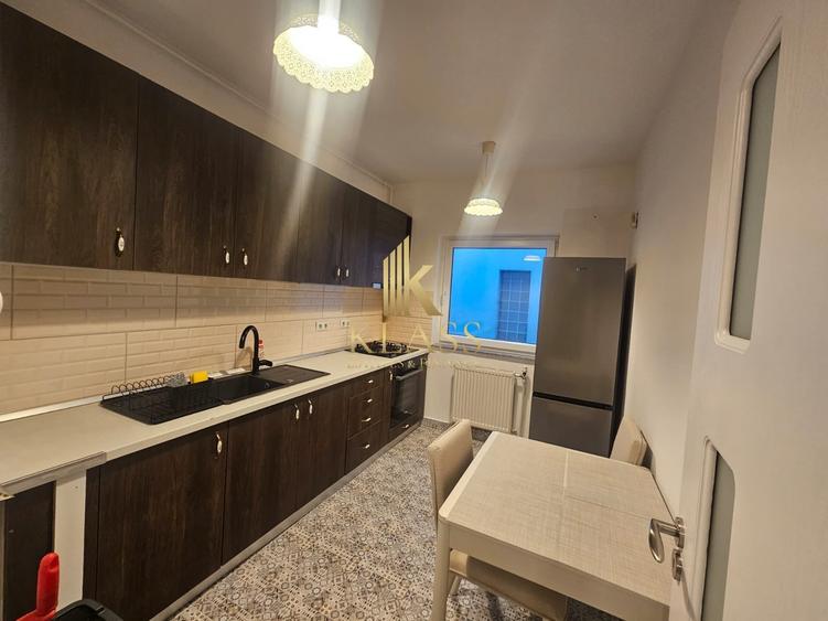 Apartament cu 3 camere decomandat, mobilat în Doamna Ghica