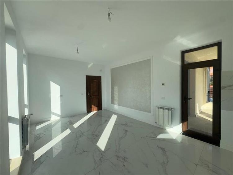 Vilă elegantă individuală în Valea Lupului  5 camere - 35