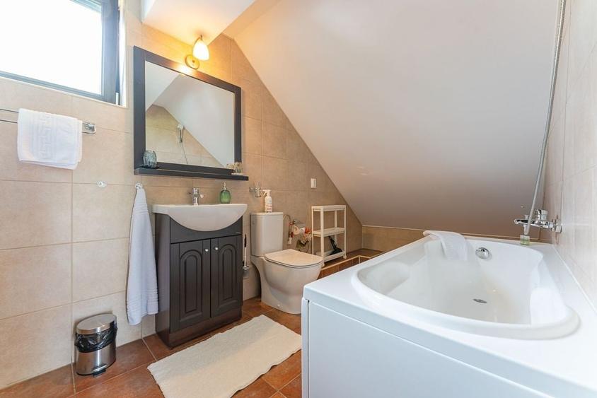 Pensiune de v&acirc;nzare &icirc;n Bran, cu rating 9.8 Booking și 4.9 Google - 21