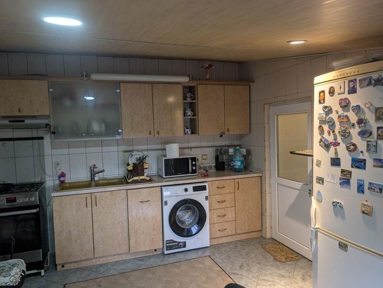 De Inchiriat .Garsoniera complect utilata cu toate utilitatile 50 mp - 8