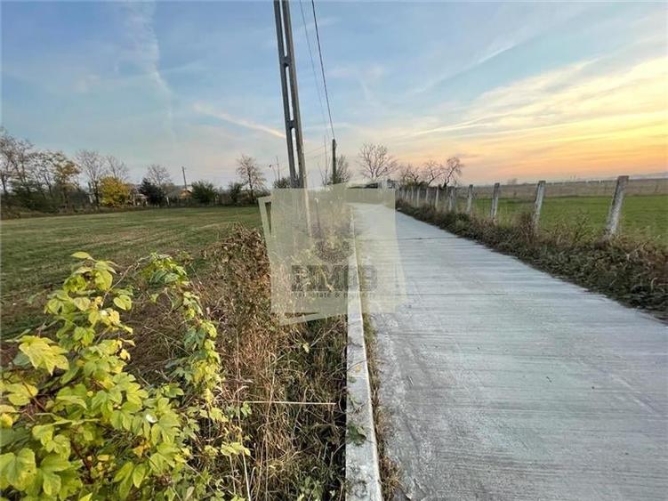 Teren intravilan cu utilitati 2500 mp in Rm Valcea zona Colonie Nuci - 2