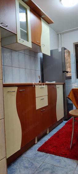 Inchiriez garsoniera decomandata B-dul Bucuresti (Ploiesti)