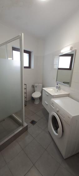 Apartament cu 4 camere decomandat în Rosetti