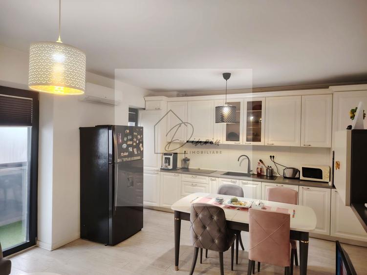 Apartament cu 4 camere decomandat, mobilat în Băneasa