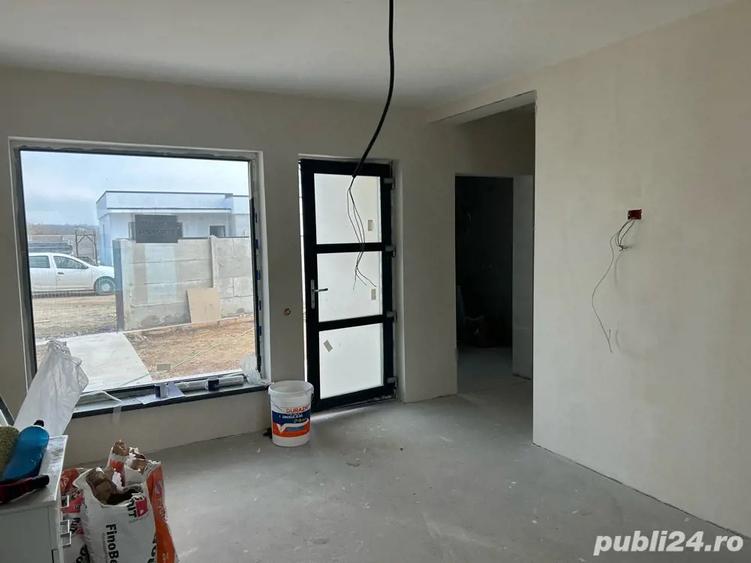 Casa parter , etaj , zona selgros strada macului - 2