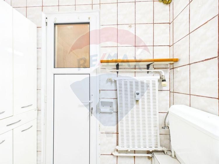 Apartament cu 4 camere de vanzare in zona Rahova - 21