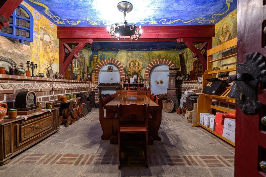 Complex turistic de vanzare in Enisala / Tulcea - 3