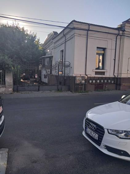 Inchiriez spatiu comercial ultracentral ultramodern cu parcare - 4