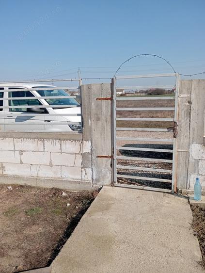 Casă cu 4 camere în Ciorogârla