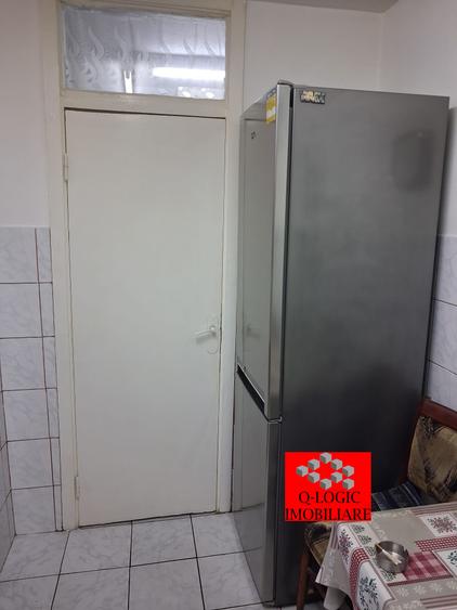 Apartament cu 2 camere decomandat în Tractorul