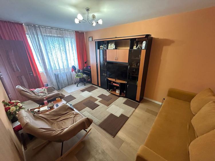 Titan 2 Camere Bloc 1977 Reabilitat Instalatii Schimbate 15 Min Metrou Titan - 1