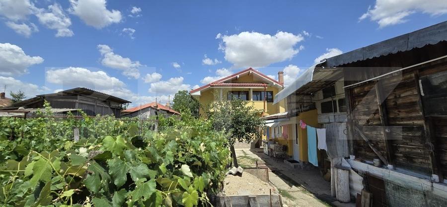 Gospodarie completa, ideala pentru familie, in zona Carcea - Primarie - 14