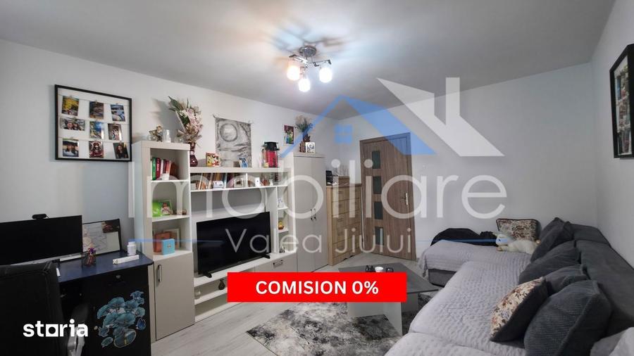 Apartament 2 camere decomandate Lupeni | Bulevardul Pacii, Etaj 2/10 - 1