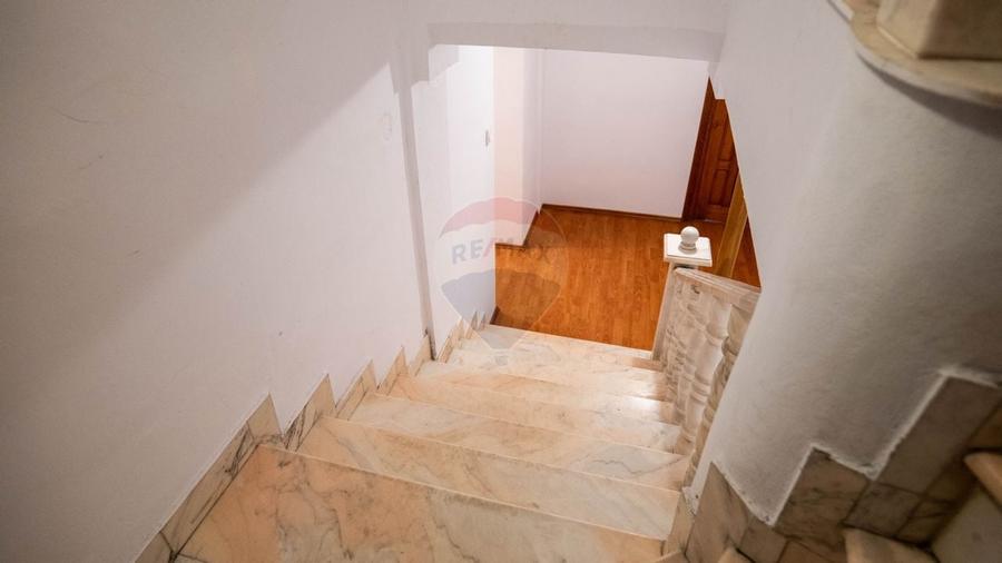 VILĂ MIXTĂ DE VÂNZARE – STRADA 1 DECEMBRIE 1918 - 34