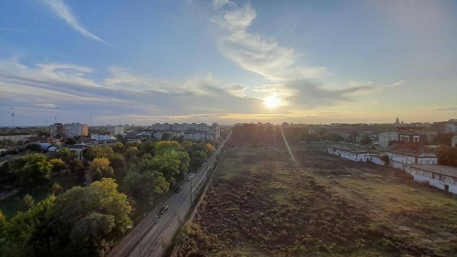 Apartament 3 camere zona Olimpia - persoana fizica - 1