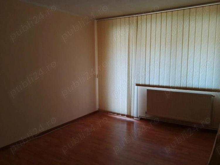 Apartament 2 camere de vanzare , Aleea Clabucet , Carpati 1 , et. 4 , 47.500 euro neg. - 8