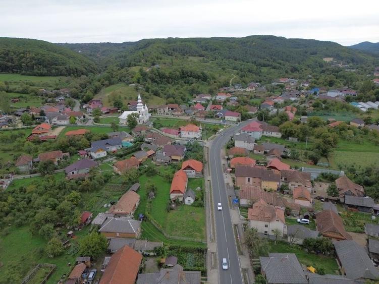 Casă din caramida cu 4 camere de vânzare in Bucumi MM langa DN - 2