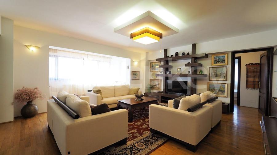 Apartament spatios cu 4 camere | garaj si boxa - 1