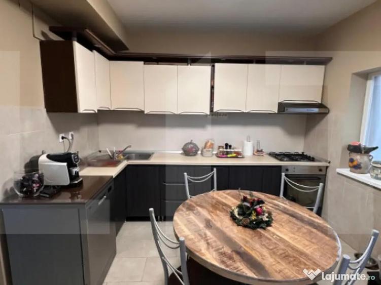 Casa spa?ioasa, de vanzare, cu 4 camere, 120 mp, zona Sel - 8