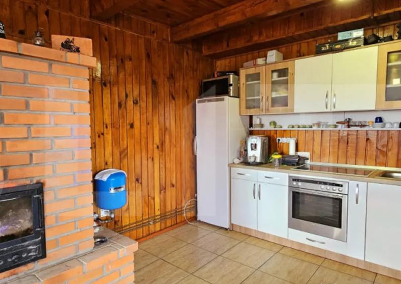 Casa de vanzare, sub padure, intr-un cadru natural deoseb - 13