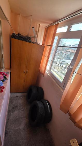 Apartament etaj 1, Licee - 8