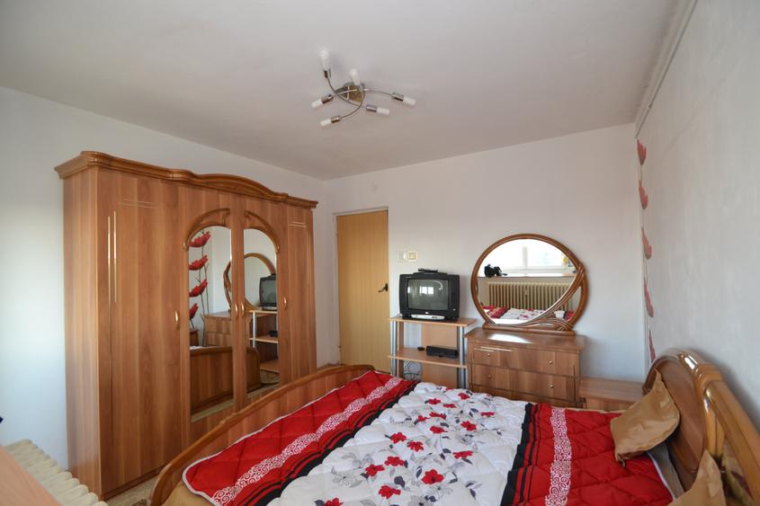 ap. 2 camere, decomandat, zona Circumvalatiunii-Kaufland, 250 eu - 2