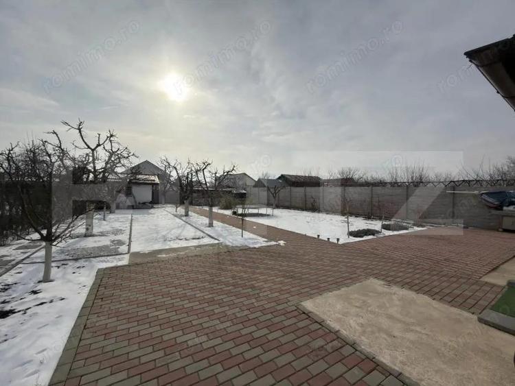 Casa 4 dormitoare, 204 mp, teren 1000 mp, zona Carcea - 2