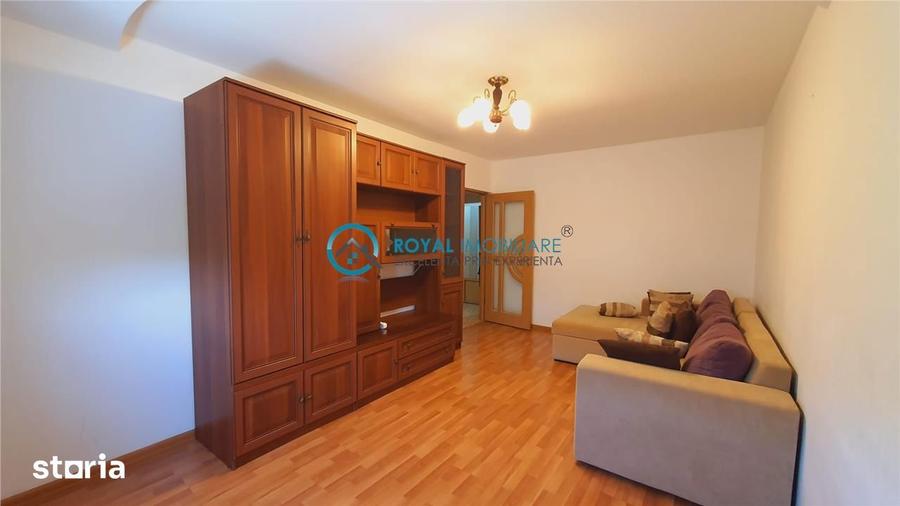 Royal Imobiliare - Vanzare Apartament 3 camere zona 9 Mai - 14