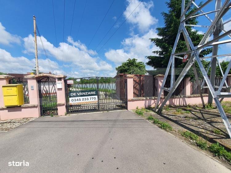 Vila Generoasa cu 5 Camere si Livada pe Rod in Valea Voievozilor - 1